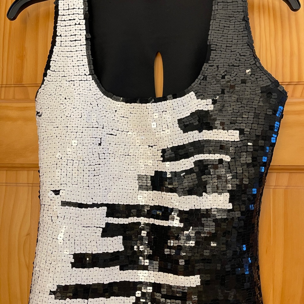 Sequin Top - Picture 2 of 2
